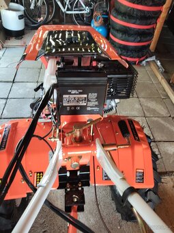 Prodám nový profesionální kultivátor RURIS 918K/ACC s el. St - 7