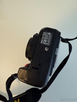 Nikon D7000 + objektivy 18-105 mm, 10-20 mm a 35 mm + filtry - 7