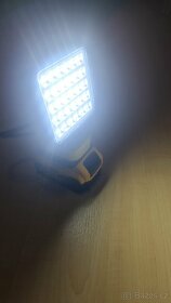 Led reflektor na Dewalt - 7
