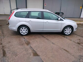 Ford focus 1.6i 16v  74kw combi R.v.2010 - 7