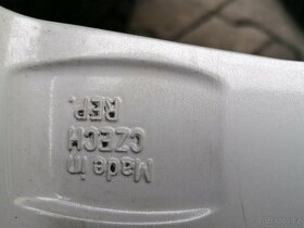 5x112 16 6J ET43 Seat vč. Pneu 8mm 215 60 16 - 7