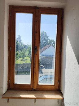 Dřevěná okna a parapety, vchodové dveře a garážová vrata - 7