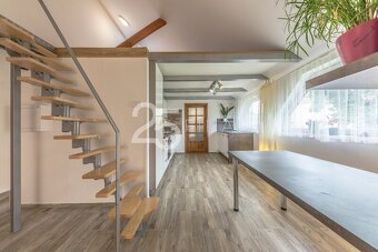 Prodej samostatné 1/3 rodinného domu se zahradou ve Zvířetic - 7