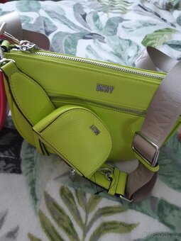 Originál DKNY Crossbody kabelka, růžová a neon. zelená - 7