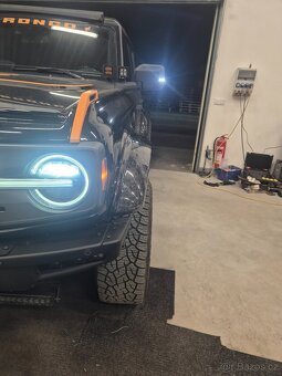 Ford Bronco - 7