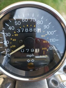 Suzuki VS 800 Intruder - 7