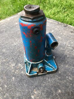 Motory,hydraulické zvedáky - 7