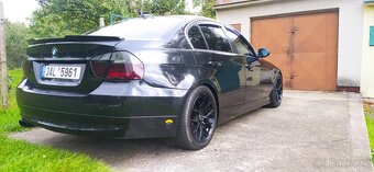 BMW E90 325i 160kW šestiválec + LPG - 7