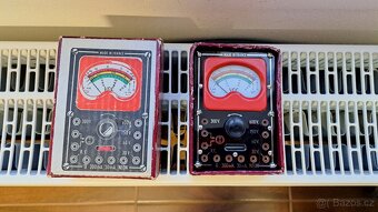 Historický analogový francouzský multimetr VOC - 7