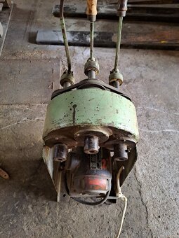 Třívřetenová sukovačka s čelistí 35 mm - 7