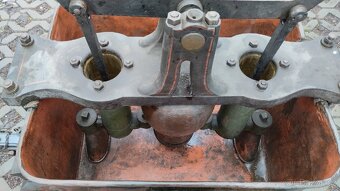 Historická dvoukolová ruční hasičská stříkačka - 7