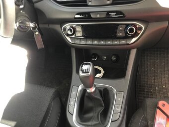 Hyundai i30 kombi 1,5 DPi, POJAZDNÉ, 2022, 23tkm - 7