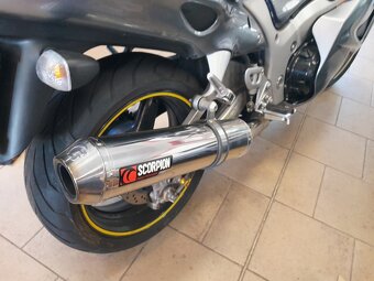Suzuki Hayabusa GSX 1300R - 7