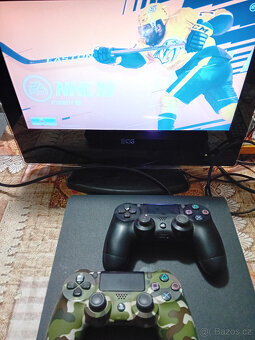 Sony Playstation 4 Slim - 2 x ovladač, 4 x hra - 7