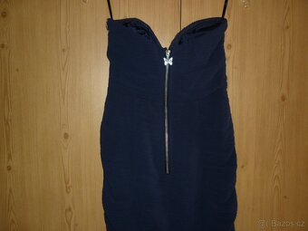 Navy modré dlouhé večerní plesové šaty Lipsy - 7