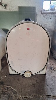 plastové nádoby sudy 150, 225, 300 a 500 litrů - 7