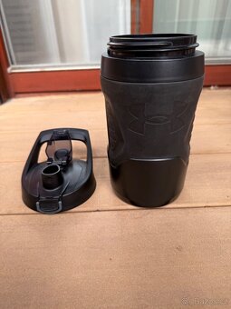 Sportovní láhev Under Armour Playmaker Jug -950 ml - 7