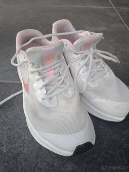 Dětské sportovní boty NIKE vel. 38 - 7