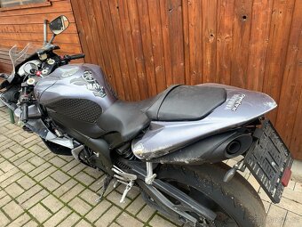 Yamaha YZF R1 - 7