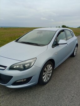 Opel Astra J 1.4i 74kW první majitel najeto pouze 50tis.km - 7