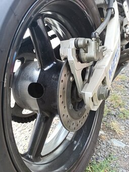 Yamaha R6 - 7