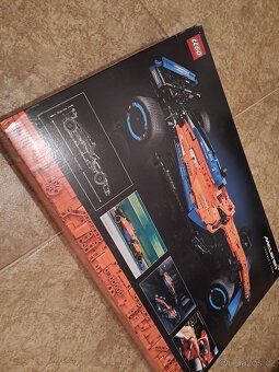 LEGO Technic 42141 Závodní auto McLaren Formule 1 - 7