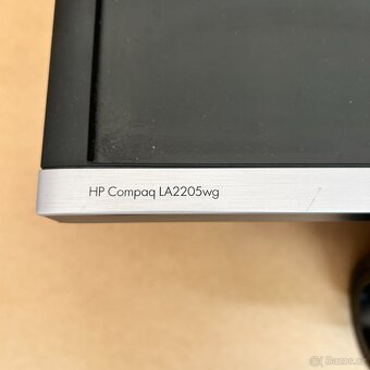 Monitor HP Compaq LA2205wg – 22" - 7