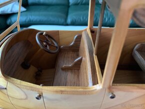 Model auta ze dřeva - 7