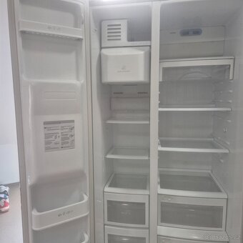 Americká lednice LG - 7