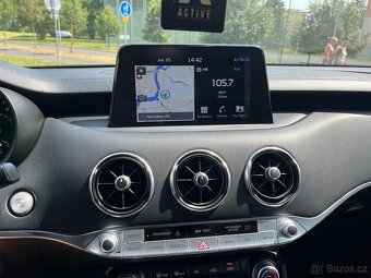 Kia Stinger - 7