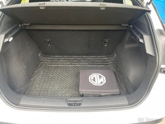 Prodám MG 4 Electric r,v,10/2022 125 KW baterie 54 KWh DPH - 7