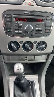 Prodám Ford Focus combi 1,6 benzin 74 KW ,rv 2010 - 7