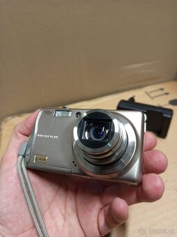 FUJIFILM. FINEPIX F80 EXR - 7