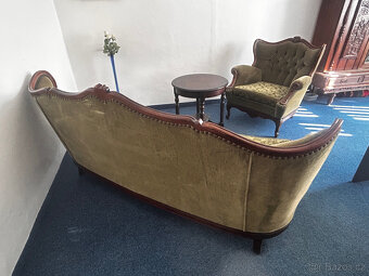 Starožitná souprava v neo-barokním stylu + masivní kulatý st - 7