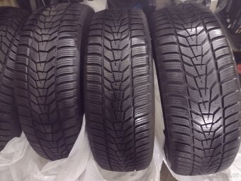 Prodám 215/60R17   96 H - 7