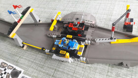 LEGO 8364 - séria Racers - Pretekárska dráha - 7