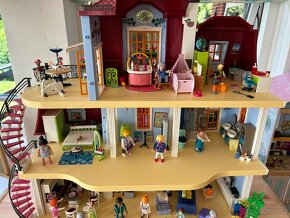Playmobil® Dollhouse 70205 Velký dům pro panenky a prislusen - 7