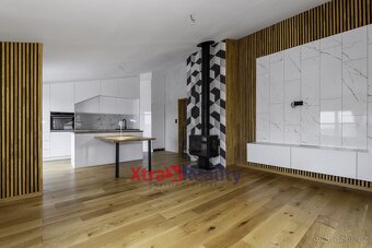 Prodej rodinného domu, 387m2, garáž 50m2, ev.č. 00028 - 7