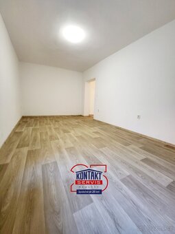 Pronájem prostorného bytu 2+1 o velikosti 86 m2 - České Bud - 7