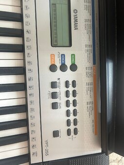 Yamaha piano - 7