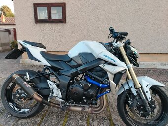Suzuki gsr 750 - 7