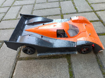 Starší rc auto silniční cestovní dělané na elektro motor - 7