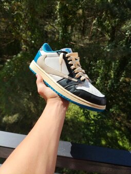 Jordan 1 Retro Low OG SP Travis Scott x Fragment - 7