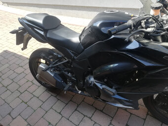 prodám lehce bouranou motorku kawasaki - 7