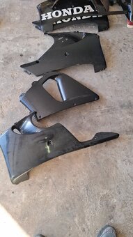 Honda CBR 900 RR kapoty - 7