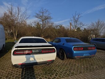 Dodge Challenger - 7