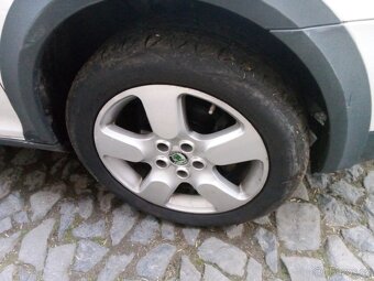 Škoda Octavia 2 Combi Scaut 4x4 2.0 TDI 103 kw - 7