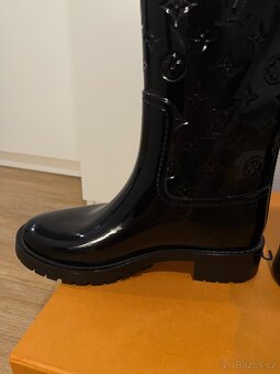 Prodám úžasné kozačky Louis Vuitton - 7
