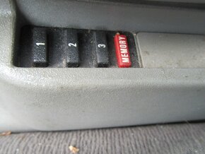 BMW E32 750 i V12, 322 t.km,2 majitel, prav.servis - 7