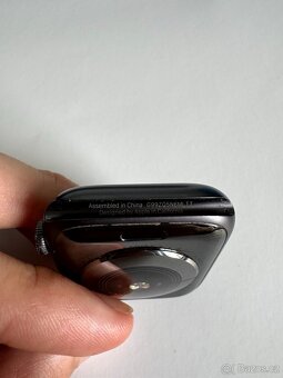 Apple Watch Series 5 - 44mm - Nike Vesrmírně šedý hliník - 7
